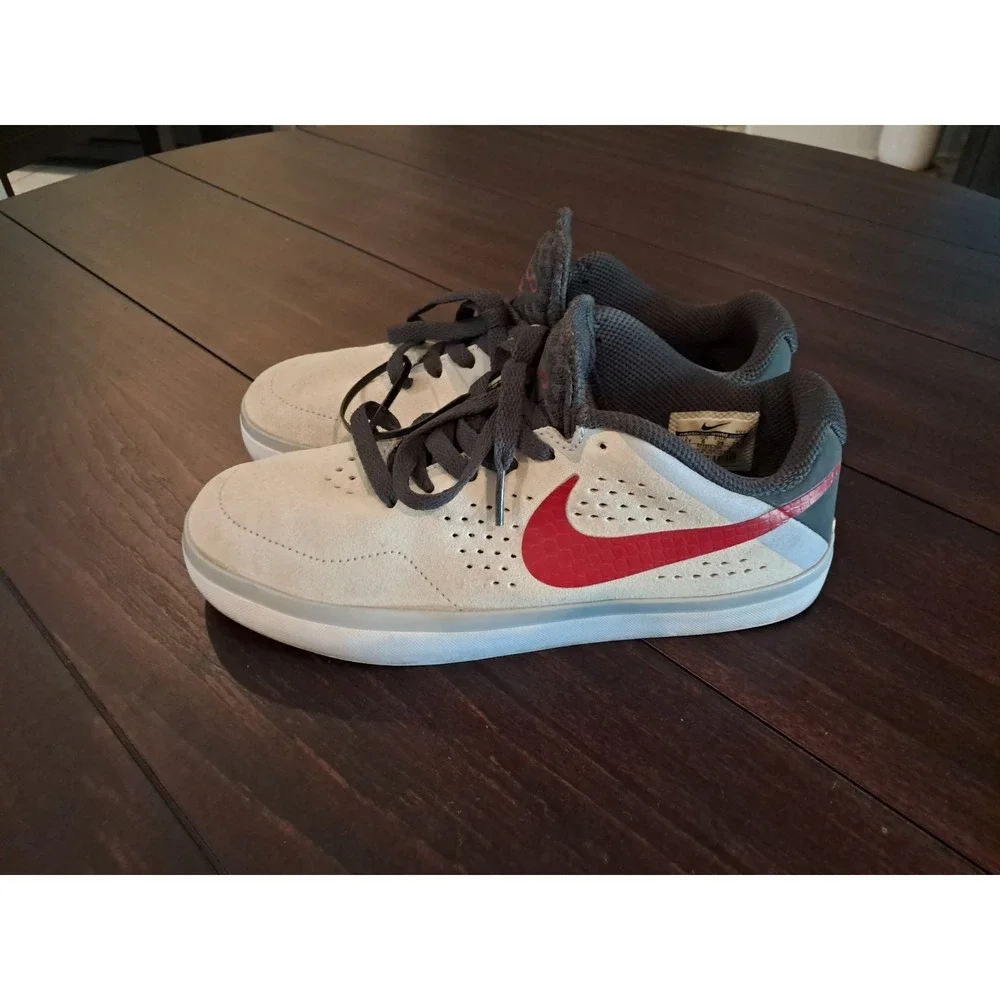 Size 6.5Y - Nike Paul Rodriguez Citadel LR SB Wolf Grey Gym Red‎
